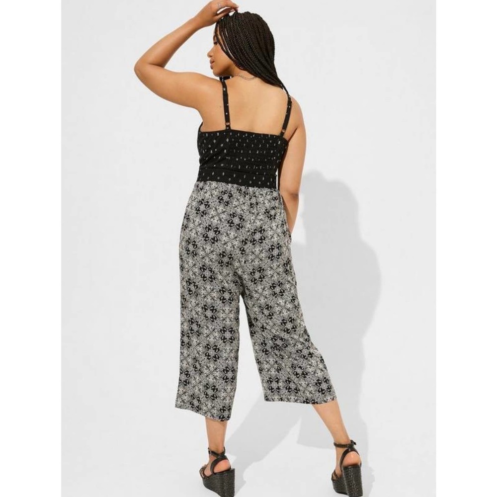 Torrid Women's Black Stretch Sleeveless V-Neck Challis Tie Front Jumpsuit NWT - Picture 2 of 5